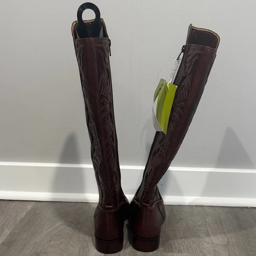 Gianni Bini Rich Brown knee high boot with back detail! - Picture 6 of 7